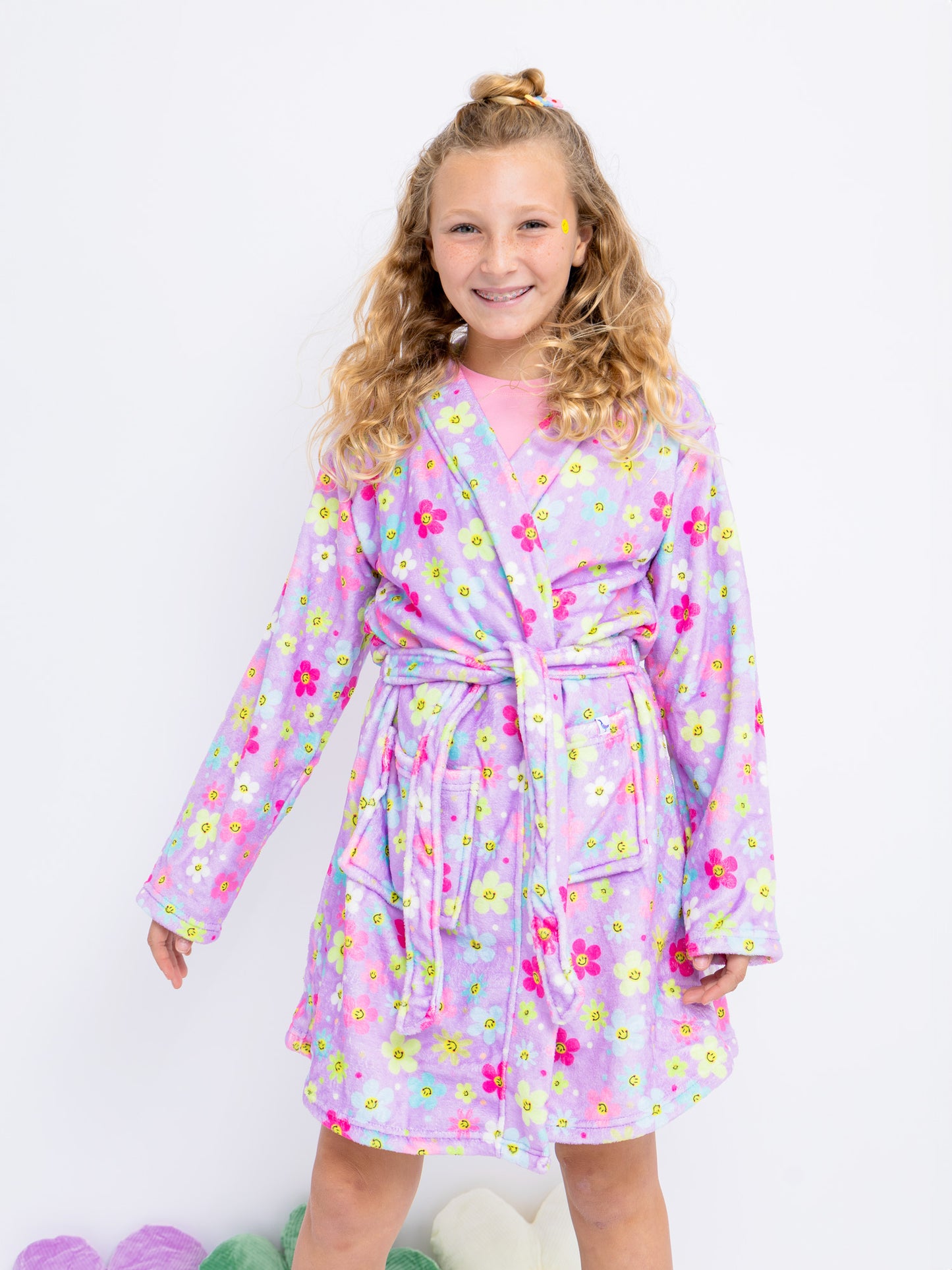 Daisy Smiles Plush Robe